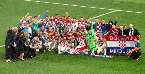 高空球争抢 高空球争抢